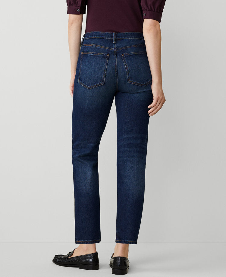 Straight Jean - Curvy Fit