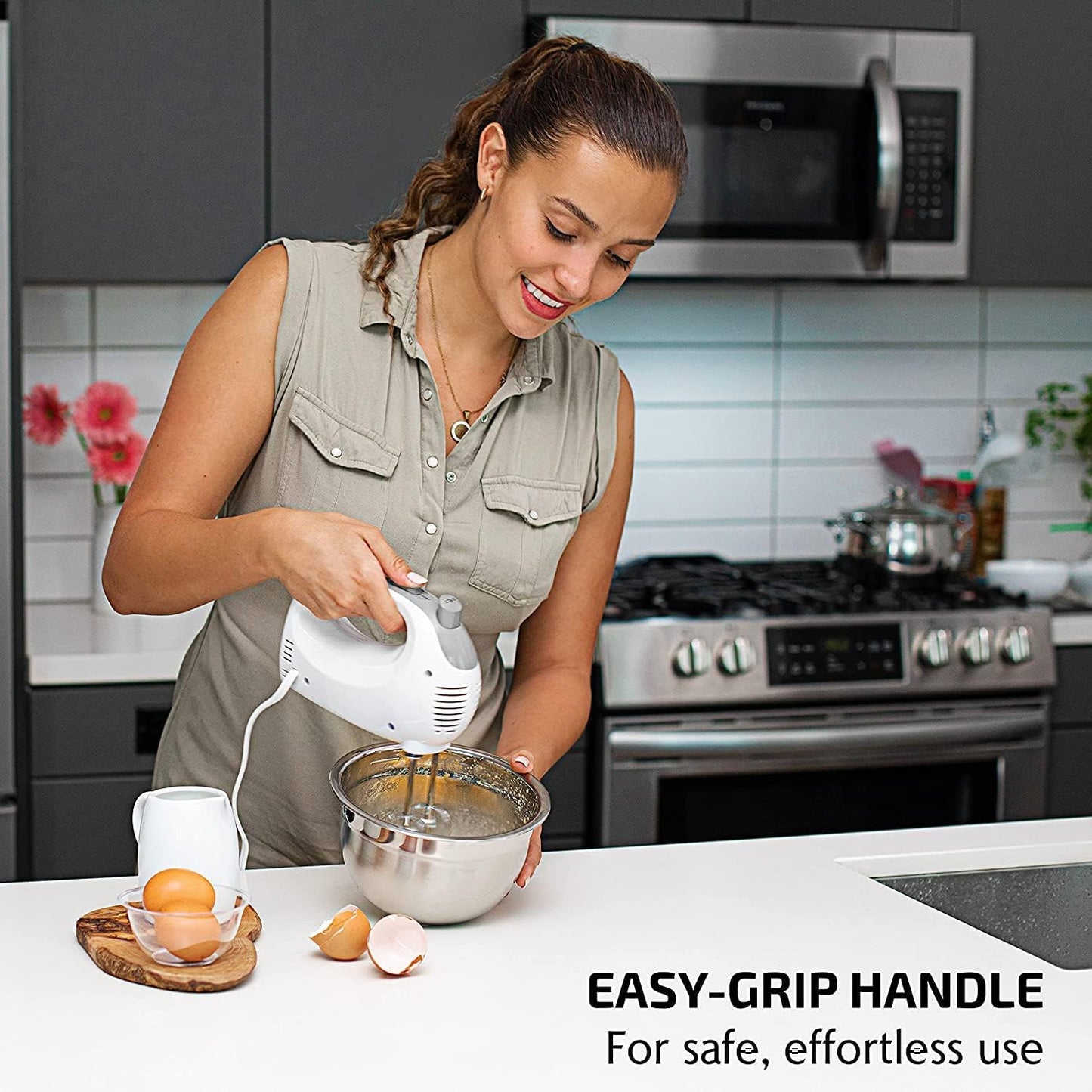 OVENTE Portable 5 Speed Mixing Electric Hand Mixer with Stainless Steel Whisk Beater Attachments & Snap Storage Case, Compact Lightweight 150 Watt Powerful Blender for Baking & Cooking, Black HM151B