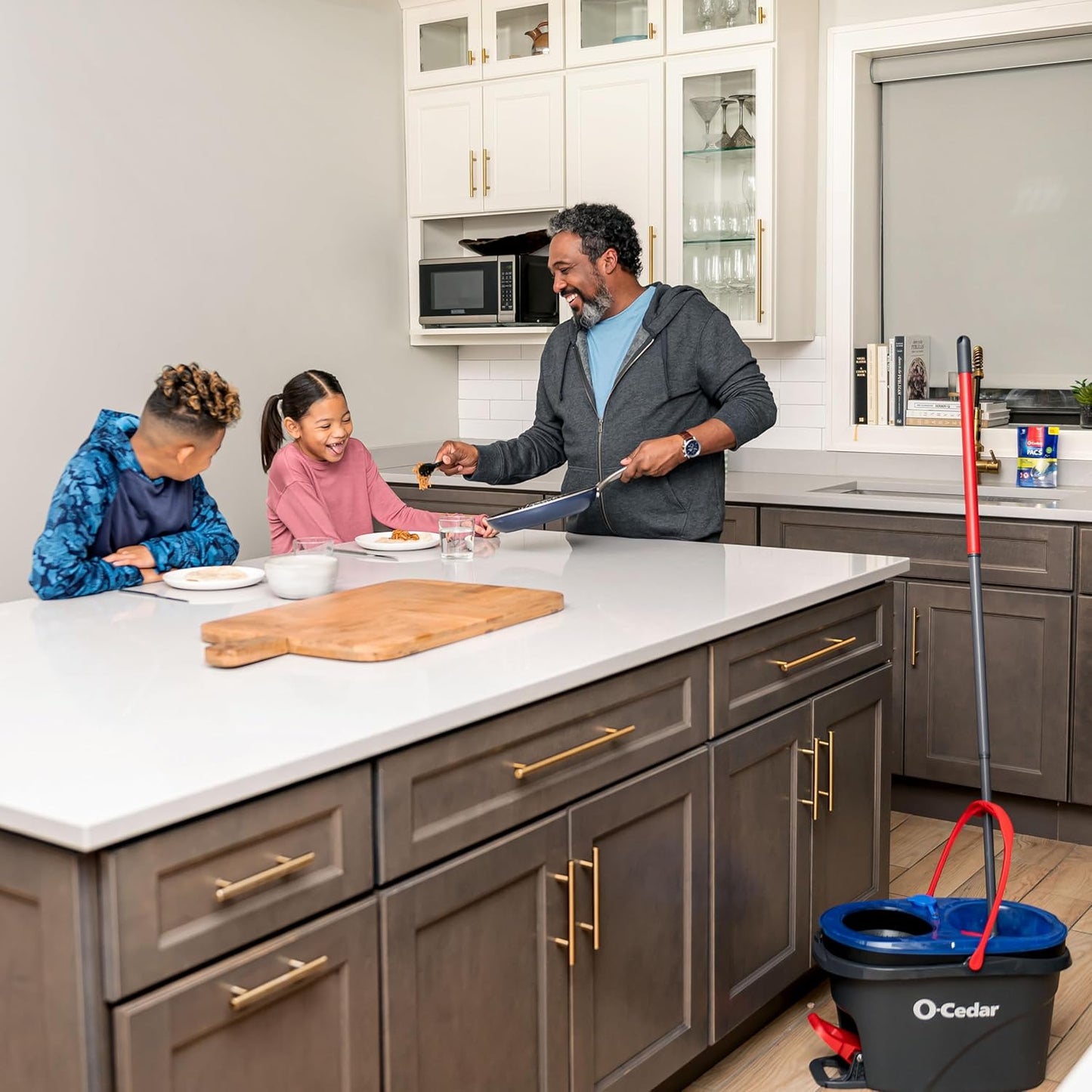 O-Cedar EasyWring RinseClean Microfiber Spin Mop & Bucket Floor Cleaning System with 3 Extra Refills, Plastic, Grey