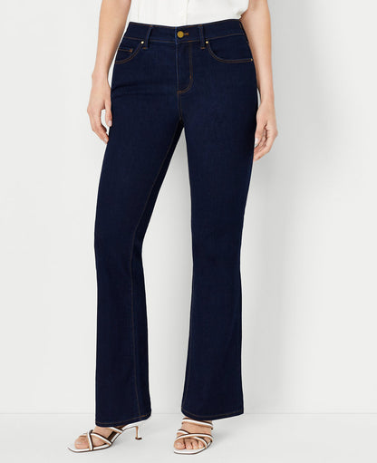 Petite Mid Rise Boot Cut Jeans in Rinse Wash - Curvy Fit