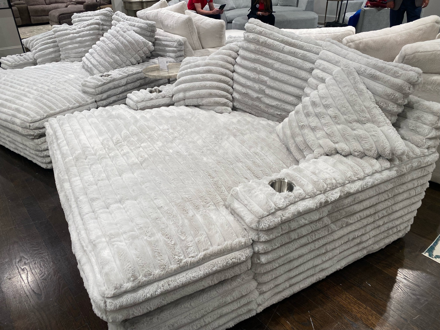 Winter Sale - Chaise Lounge With Dual Cupholders And Charging Ports
