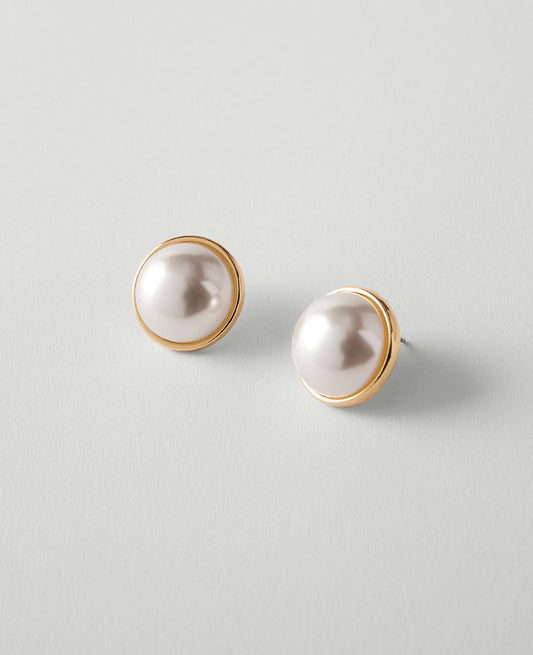 Pearlized Circle Stud Earrings
