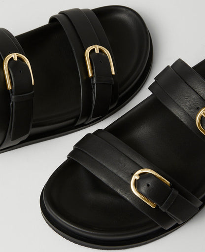Weekend Collection Buckle Leather Sandals