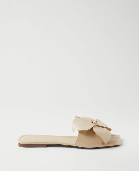 Leather Flower Flat Sandals
