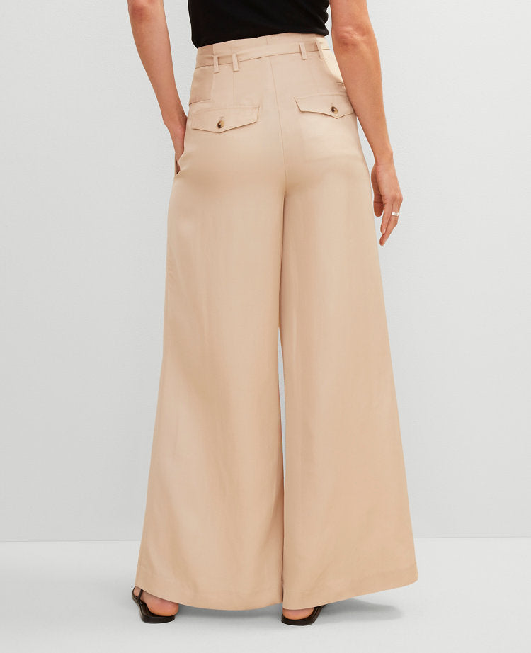 The Petite Statement Wide-Leg Pant