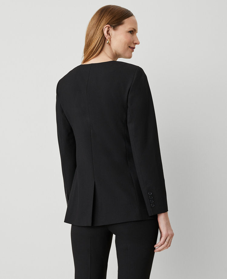 The Petite Curved Hem Jacket in Seasonless Stretch